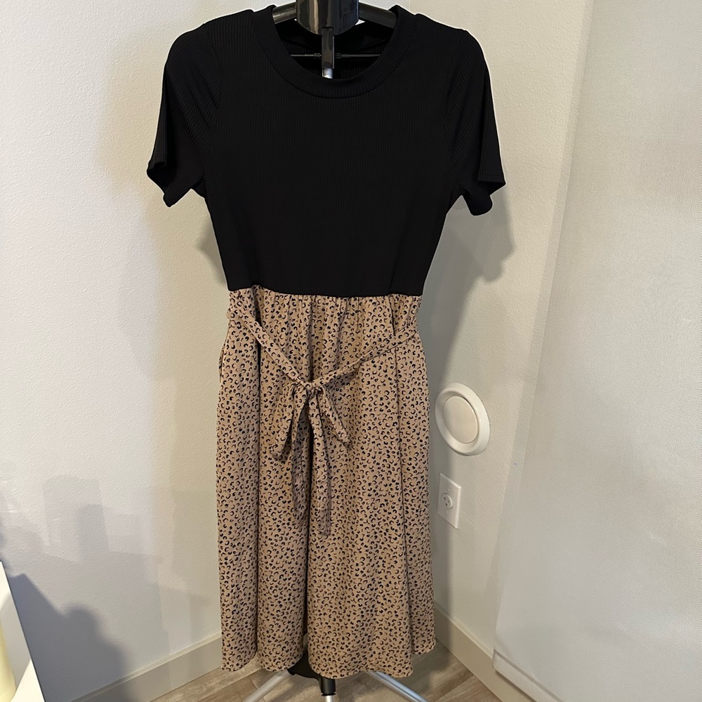 Black and Tan Short Sleeve Dress